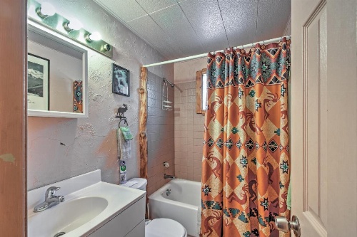 Horseshoe Lodge Divide Cabin with Furnished Deck! image 10