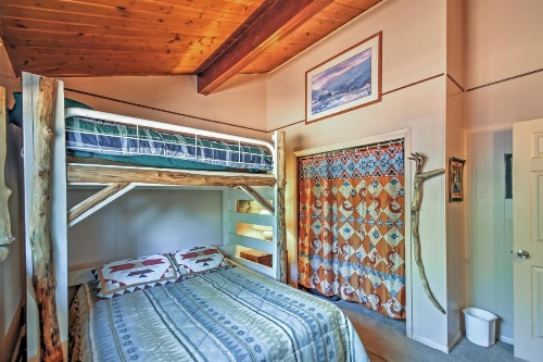 Horseshoe Lodge Divide Cabin with Furnished Deck! image 11