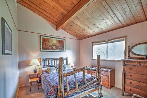 Horseshoe Lodge Divide Cabin with Furnished Deck! image 13