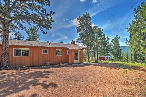 Horseshoe Lodge Divide Cabin with Furnished Deck! image 8